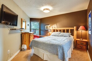 Apartment (2 Bedrooms) | Interior - Silverthorne Condo w/ Lake Views: 10 Mi to Skiing! (Silverthorne)