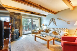 Apartment (2 Bedrooms) | Interior - Silverthorne Condo w/ Lake Views: 10 Mi to Skiing! (Silverthorne)