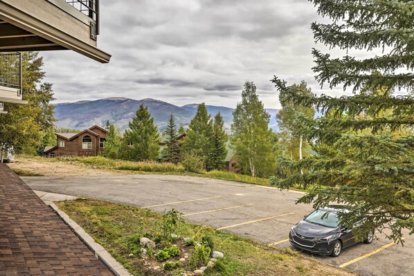 Apartment (2 Bedrooms) | Interior - Silverthorne Condo w/ Lake Views: 10 Mi to Skiing! (Silverthorne)