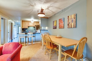 Apartment (2 Bedrooms) | Interior - Silverthorne Condo w/ Lake Views: 10 Mi to Skiing! (Silverthorne)