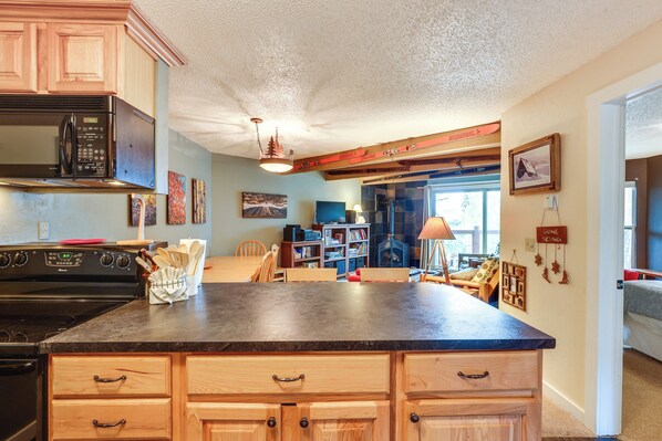 Apartment (2 Bedrooms) | Interior - Silverthorne Condo w/ Lake Views: 10 Mi to Skiing! (Silverthorne)