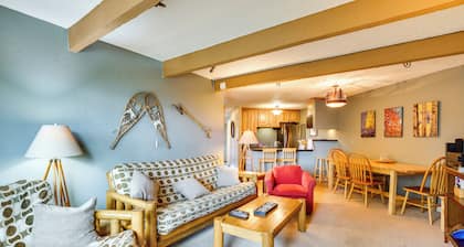 Silverthorne Condo w/ Lake Views: 10 Mi to Skiing!