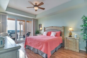 Interior - Coastal Condo w/ Harbor Views: Steps to Beach! (Clearwater Beach)