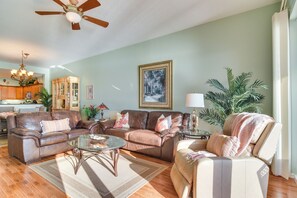 Interior - Coastal Condo w/ Harbor Views: Steps to Beach! (Clearwater Beach)