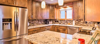 Walk to Shuttle: Breckenridge Retreat w/ Balcony!