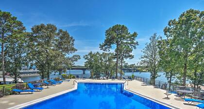 Updated Lake Daze Condo w/ Amazing Pool!