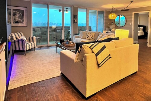 Hot Springs Retreat: Lake Views w/ Boat Slip