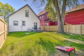 Interior - Quaint + Cozy Indianapolis Getaway w/ Yard! (Indianapolis)