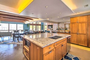 Interior - Stylish Monona Home: 2 Blocks to Drink & Dine (Madison)