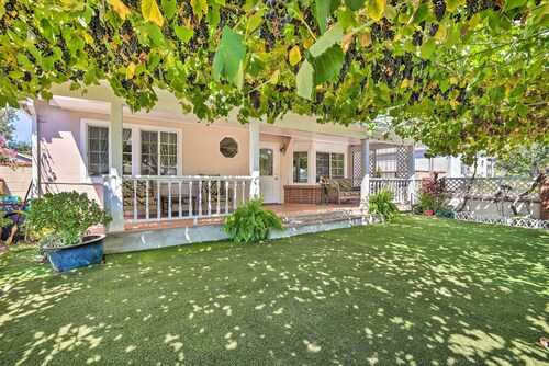 Romantic Pasadena Home w/ Covered Porch!