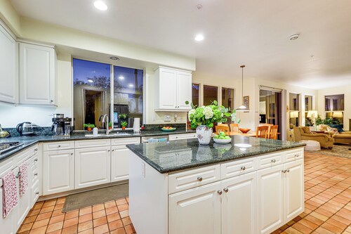 1 Mi to Beach: Spacious Home w/ Ocean Views!