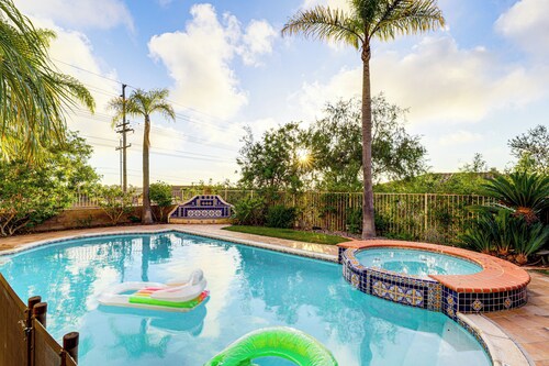 1 Mi to Beach: Spacious Home w/ Ocean Views!