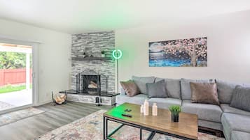 Rumah (5 Bedrooms) | Bagian depan properti