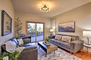 Interior - Cabin w/ Game Room & Mtn Views in Silverthorne! (Silverthorne)