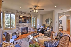 Interior - Cabin w/ Game Room & Mtn Views in Silverthorne! (Silverthorne)