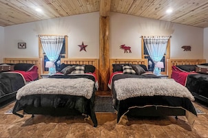 House (4 Bedrooms) | Interior