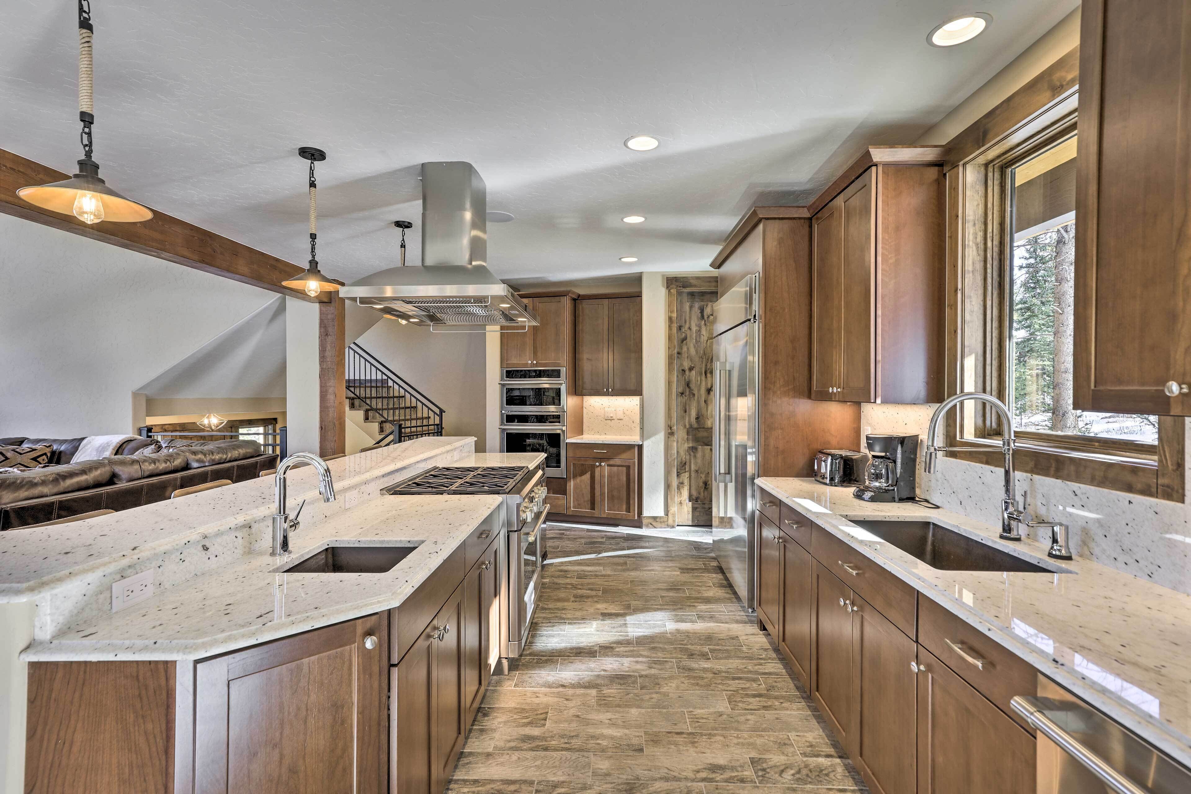 House (5 Bedrooms) | Interior