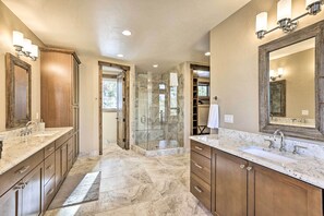 House (5 Bedrooms) | Interior - 3 Fireplaces & Mtn View: Luxe Home in Breckenridge (Breckenridge)