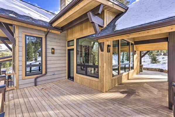 House (5 Bedrooms) | Interior - 3 Fireplaces & Mtn View: Luxe Home in Breckenridge (Breckenridge)