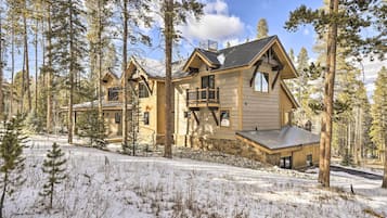 House (5 Bedrooms) | Interior