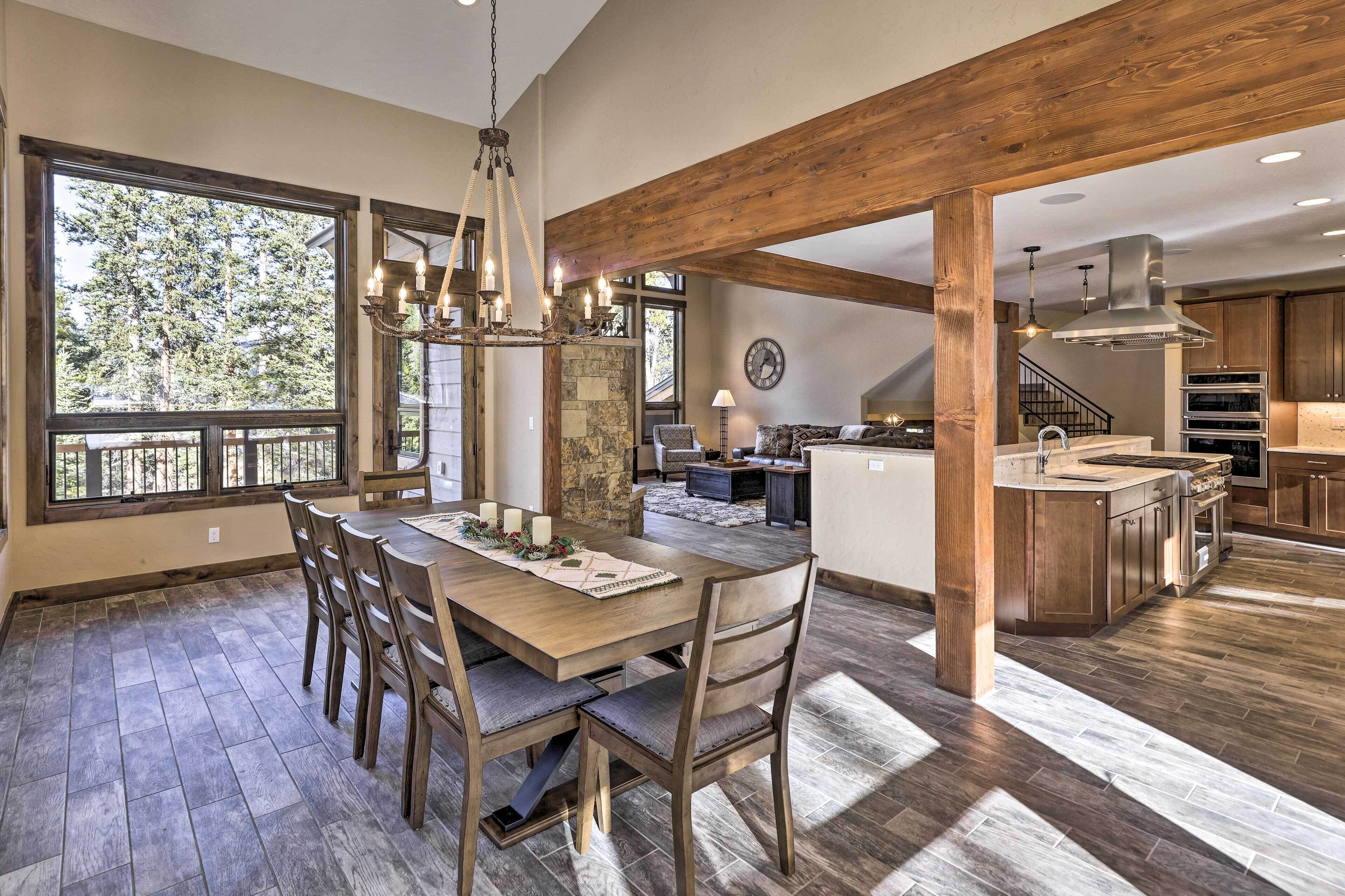 House (5 Bedrooms) | Interior