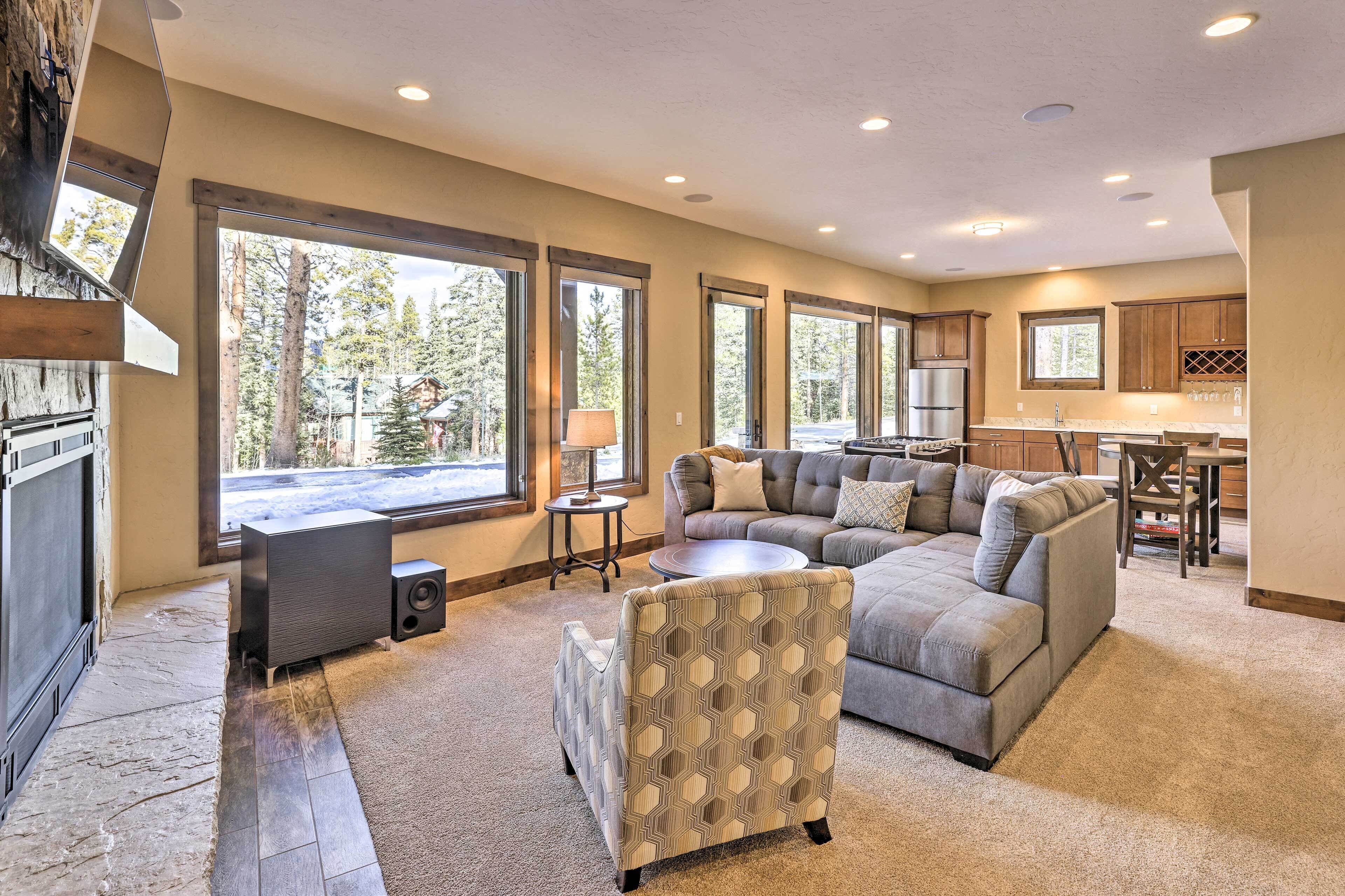 House (5 Bedrooms) | Interior