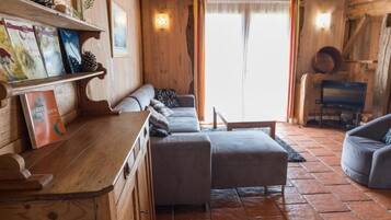 Televisie en een open haard