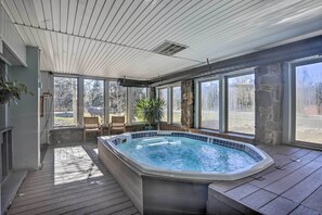 Interior - 6 Mi to Slopes! Mtn-view Breck Gem w/ Resort Perks (Breckenridge)