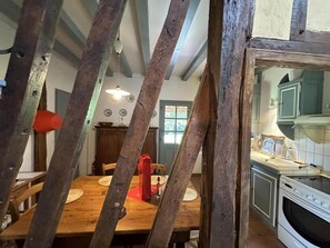 Microwave, dishwasher