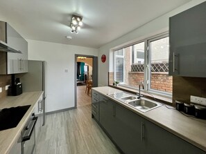 Family House | Private kitchen - Bramhall House (Cleethorpes)