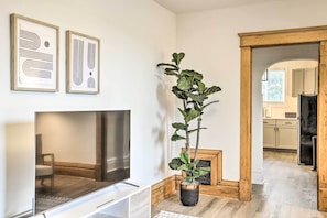 Apartment (2 Bedrooms) | Interior - Chic & Historic Apt: 1 Mile to Dtwn Spokane! (Spokane)