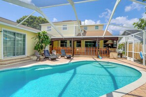 House (5 Bedrooms) | Interior - 4 Mi to Beaches: Alluring Largo Hideaway! (Largo)