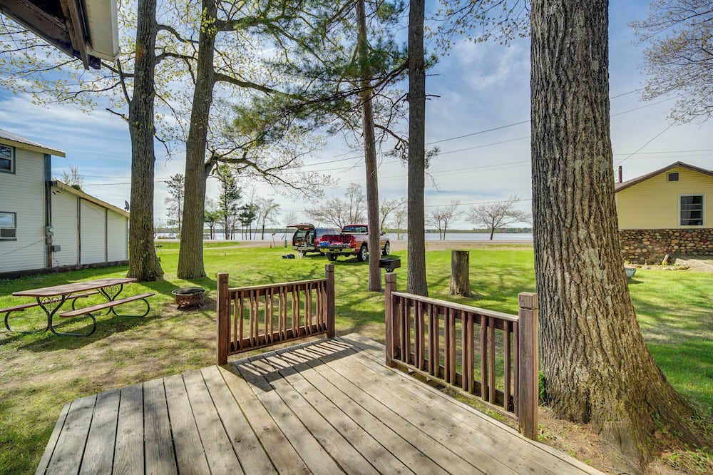 Stone Lake Cabin w/ Private Deck & Fire Pit! - Weirgor, WI