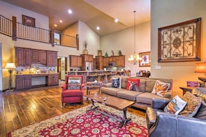 TV, fireplace, video game console, ping pong - Blue River Home w/ Hot Tub, 6 Mi to Skiing! (Breckenridge)
