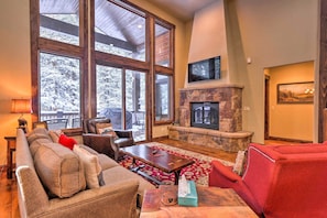 House (6 Bedrooms) | Living area | TV, fireplace, video game console, ping pong - Blue River Home w/ Hot Tub, 6 Mi to Skiing! (Breckenridge)