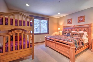 ハウス (6 Bedrooms) | 6 室のベッドルーム、ベッドシーツ