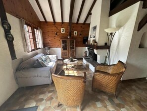 TV - La Bergerie de Lesbordes (ONESSE LAHARIE)