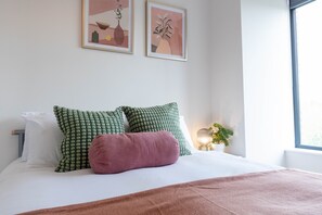 Exclusive Apartment, 2 Bedrooms - Leeds Haven - Niche 1 & 2 Bedroom Apartments with Cityscape views by Sojo Stay (Leeds)
