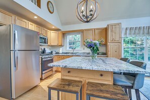 House (3 Bedrooms) | Interior