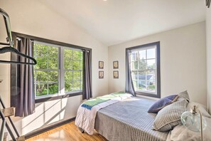 Apartment (2 Bedrooms) | Interior - Modern Louisville Apartment w/ Furnished Deck (Louisville)