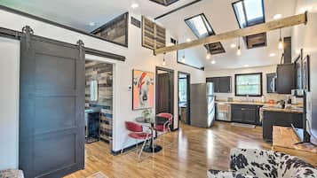 Apartment (2 Bedrooms) | Front of property