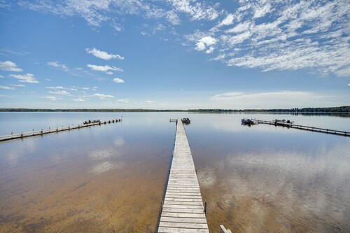 Convenient Cabin w/ Access to 3 Boat Docks!