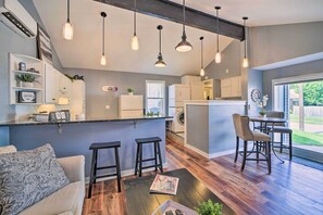 Interior - Calming Tulsa Home, 1/2 Mi to Cherry St Fun! (Tulsa)