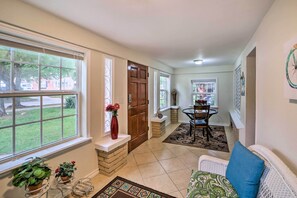Interior - Welcoming Tulsa Home ~ 1 Mi to Expo Center! (Tulsa)