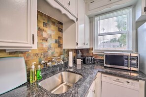 Microondas, horno, placa de cocina, lavavajillas