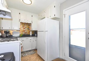 電子レンジ、オーブン、コンロ、食器洗い機