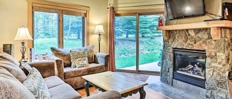 Leilighet (1 Bedroom) | Oppholdsområde | TV og peis