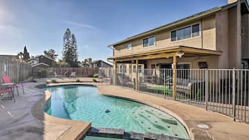 Hus (4 Bedrooms) | Pool