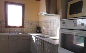 Microwave, dishwasher