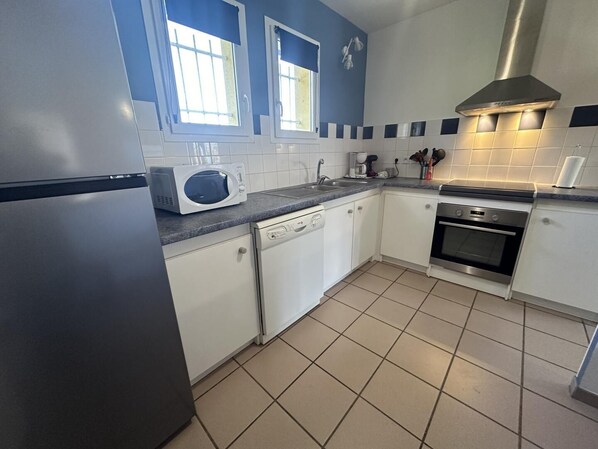 Microwave, dishwasher